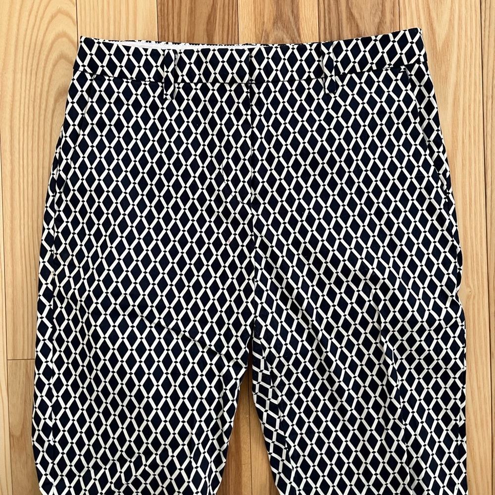 3 FOR $40‼️ H&M Navy&White Printed Cotton Trousers